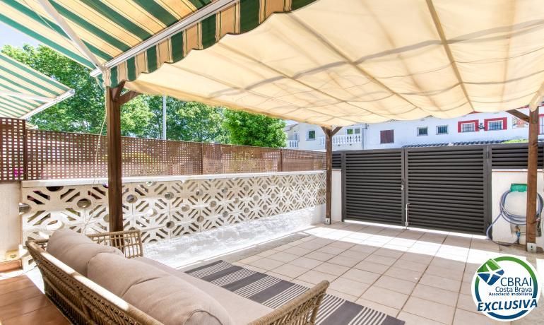 Villa en venta en Castelló d'Empúries zona Empuriabrava