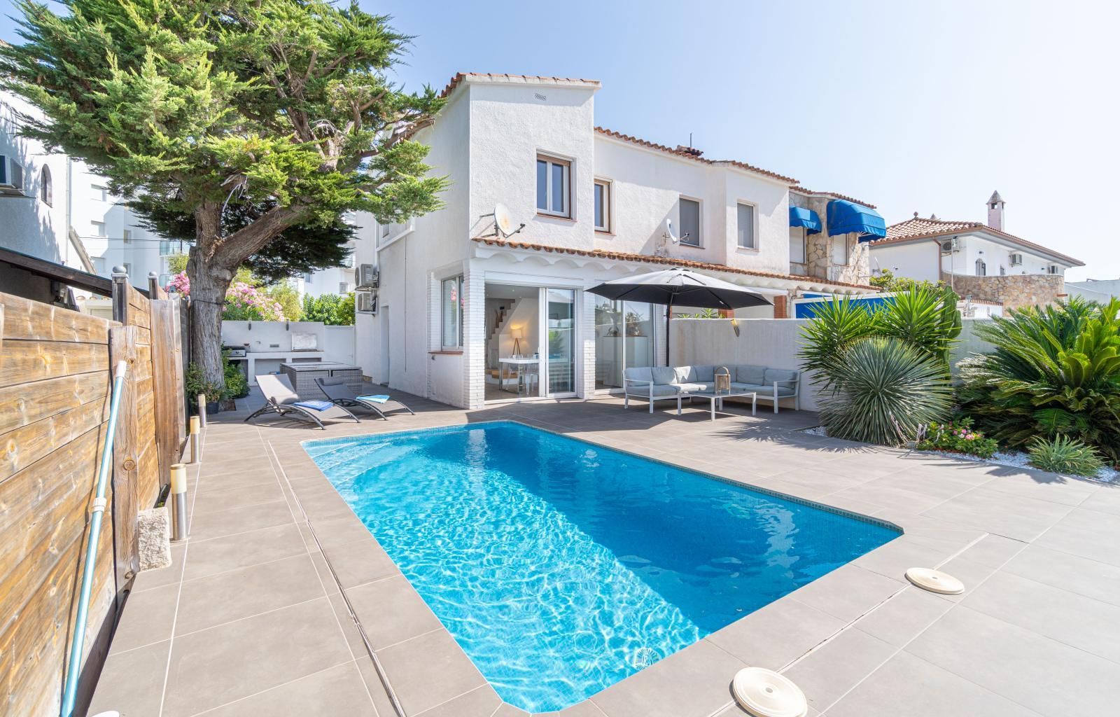 Villa à Roses, Santa Margarida, vente