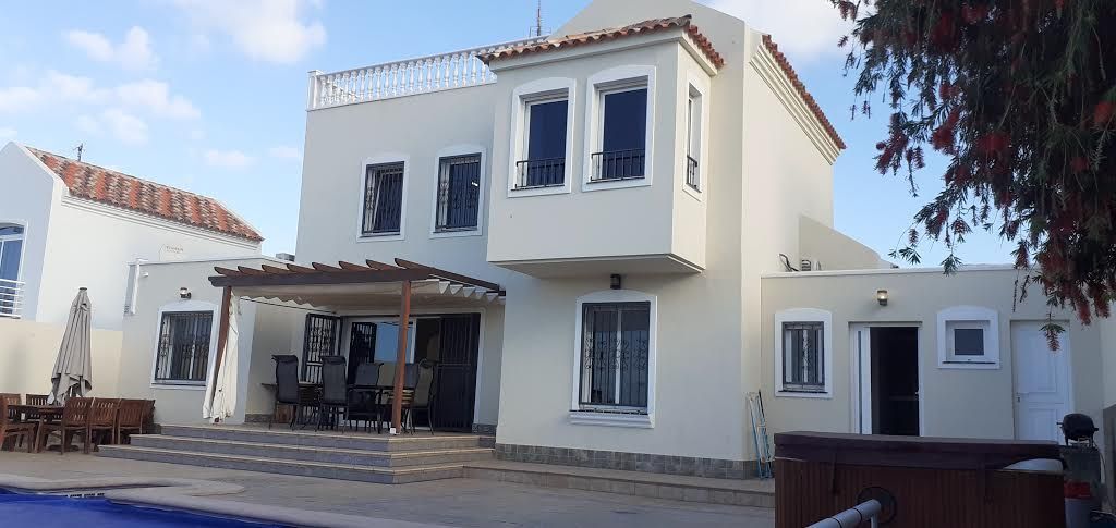 Вилла в Costa Adeje, продажа