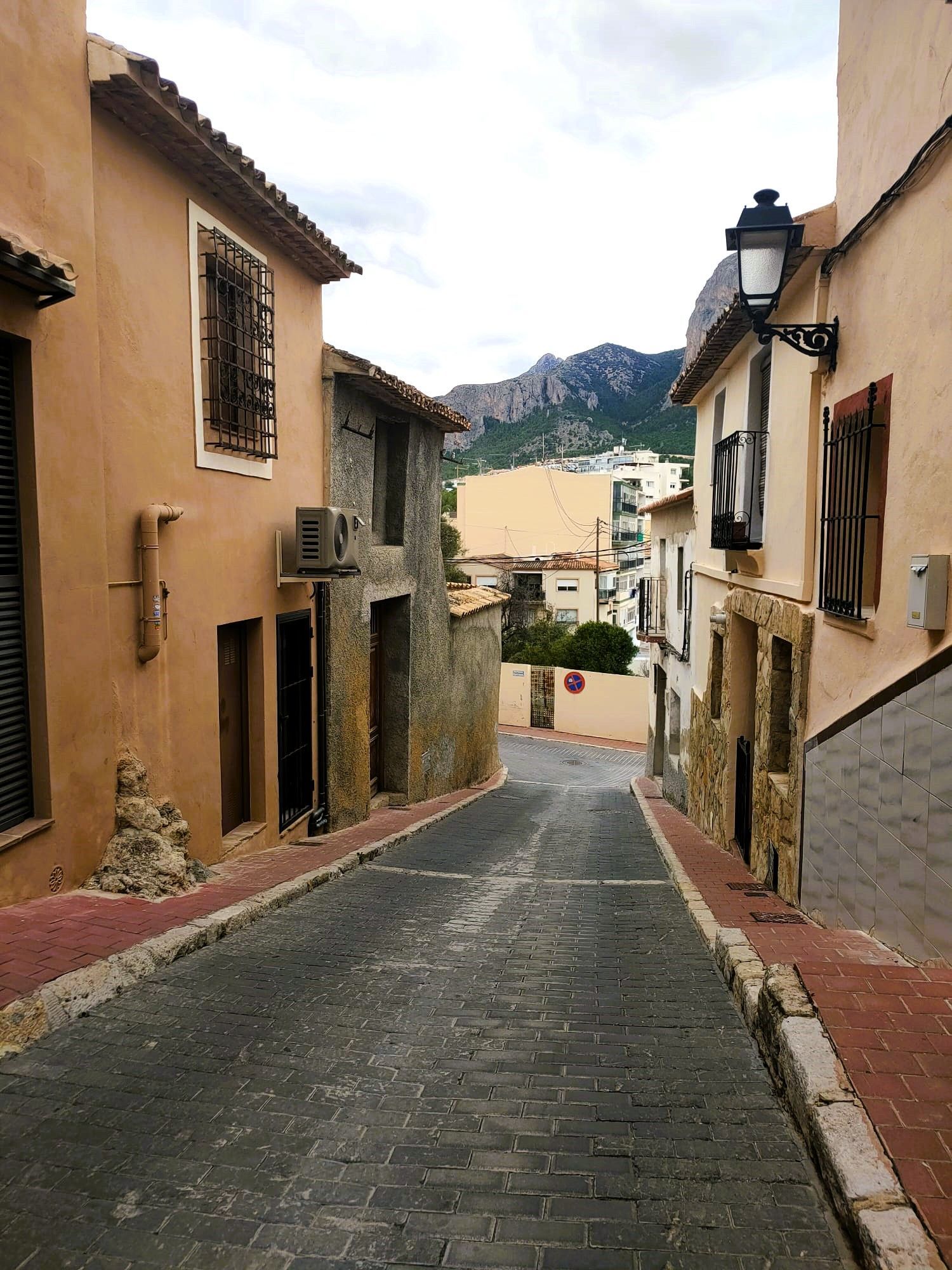 Casa De Pueblo in Polop De La Marina