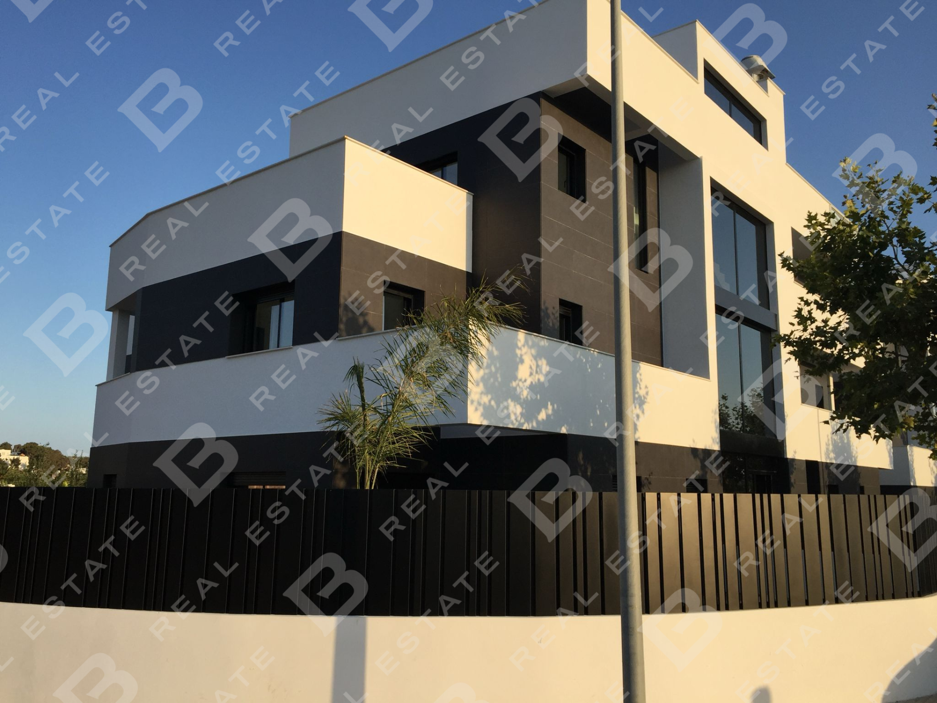 Pis a Ibiza, en venda