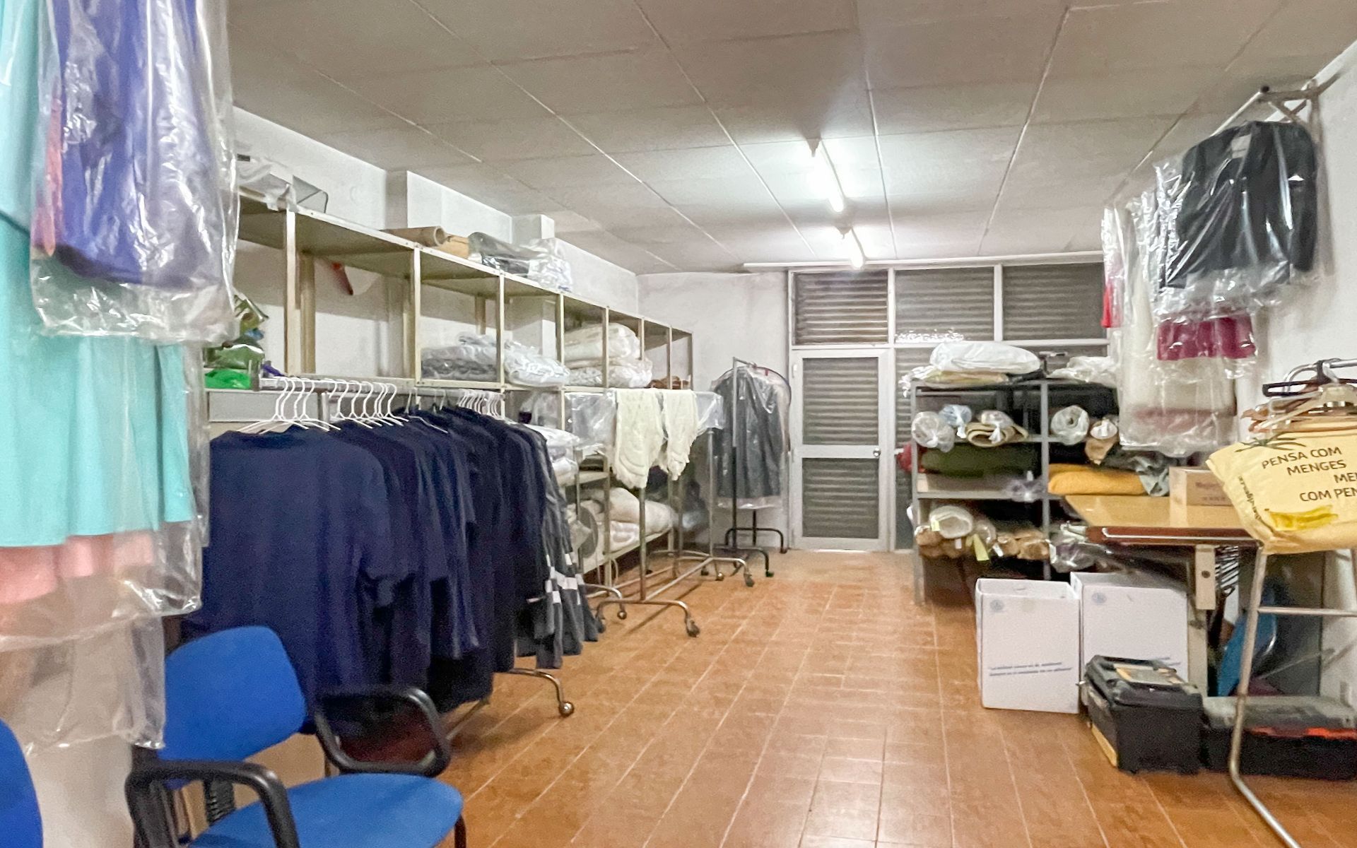 Local comercial en Sant Boi de Llobregat, marianao, venta