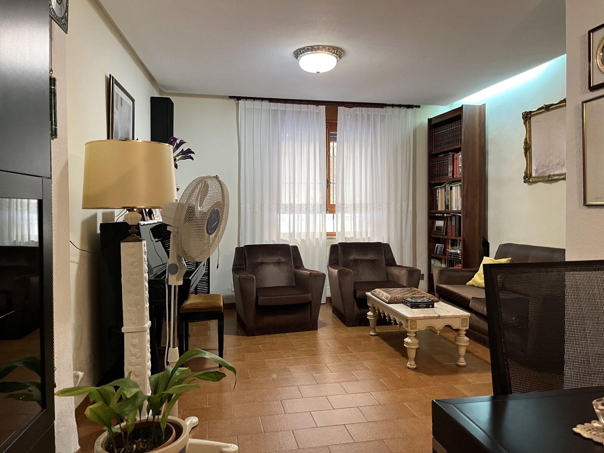 Landsbyhus i Agullent, Agullent, salg