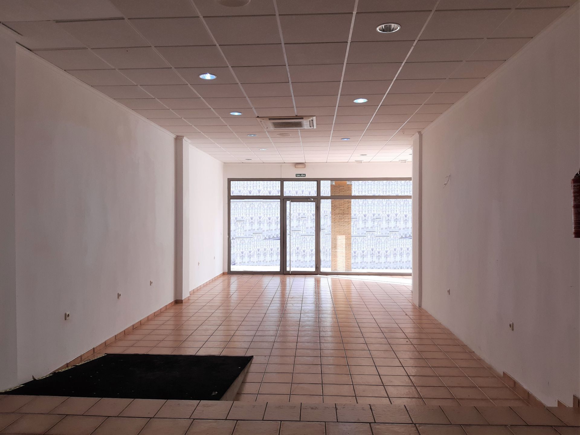 Commerciële Ruimte in Ontinyent, San José, te huur