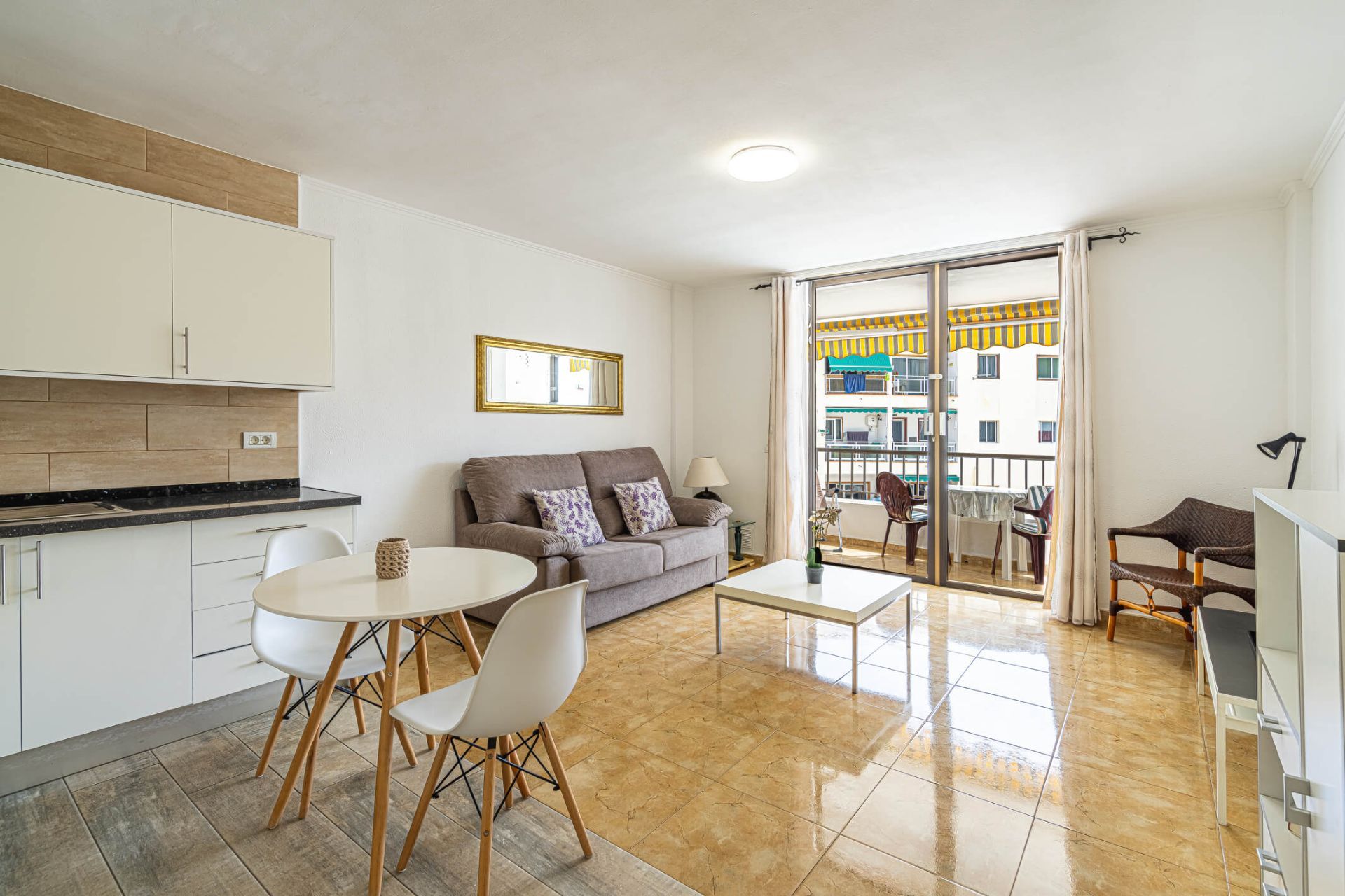 Piso en alquiler  , Los Cristianos, Arona  9/26