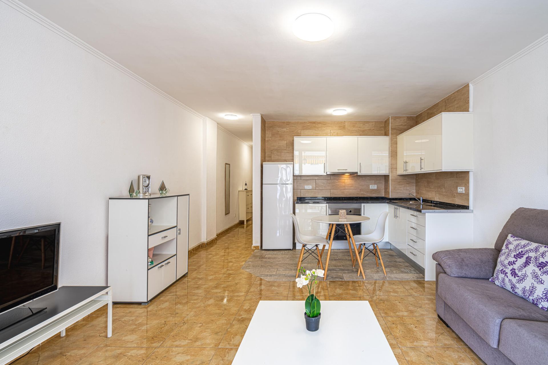 Piso en alquiler  , Los Cristianos, Arona  13/26