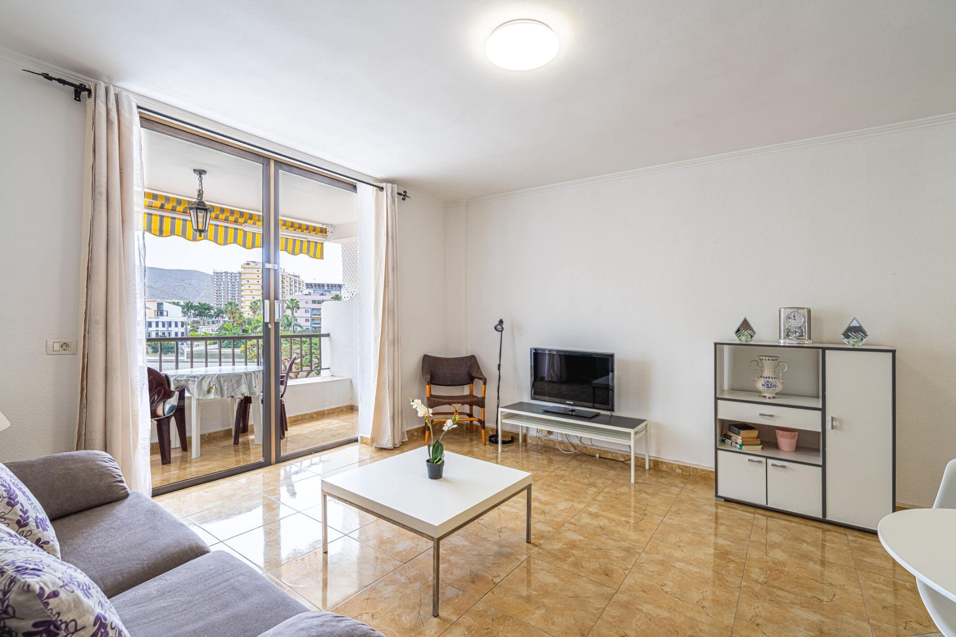 Piso en alquiler  , Los Cristianos, Arona  15/26