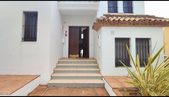 Terraced House in Alcaidesa, Urb. Loma del Rey, for sale