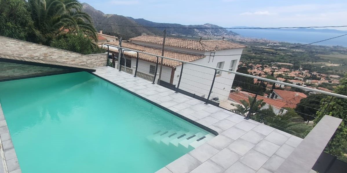 Villa à Roses, vente