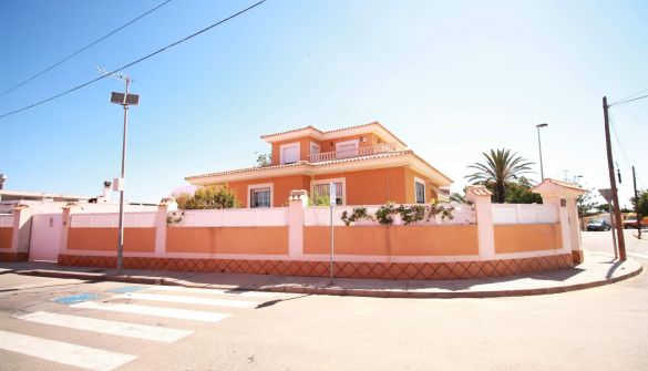 Villa in Cabo de Palos, for sale