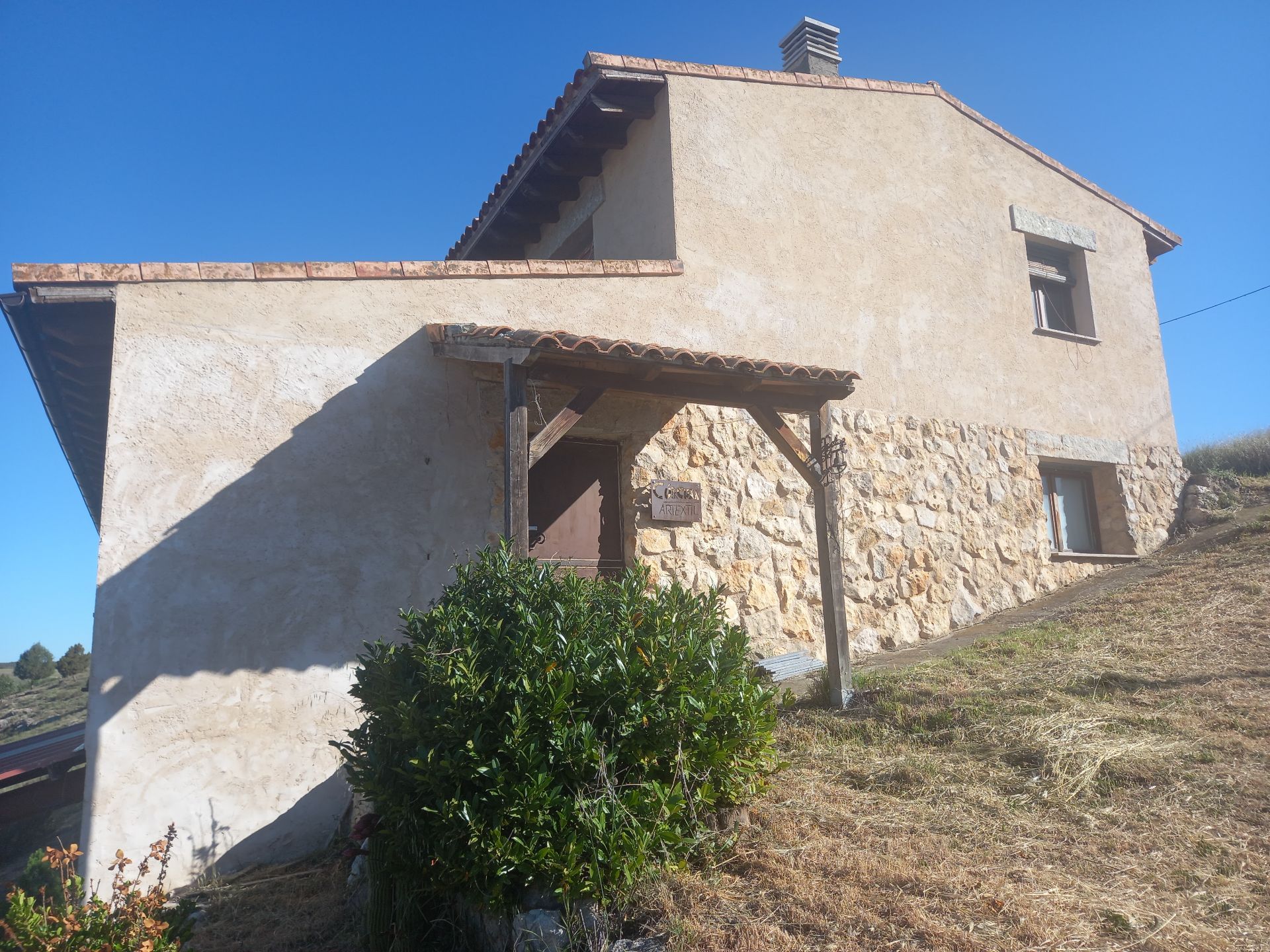 Country House in Tubilla del Lago, for sale