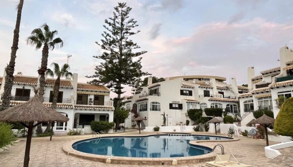 Terraced House in Cabo Roig, for sale