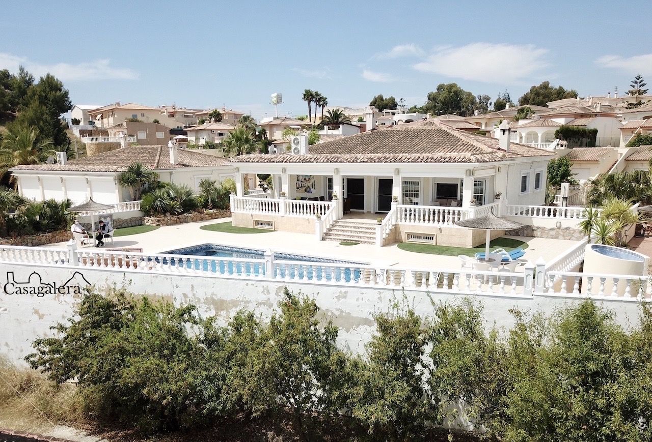 Luxe villa in La Nucía, te koop