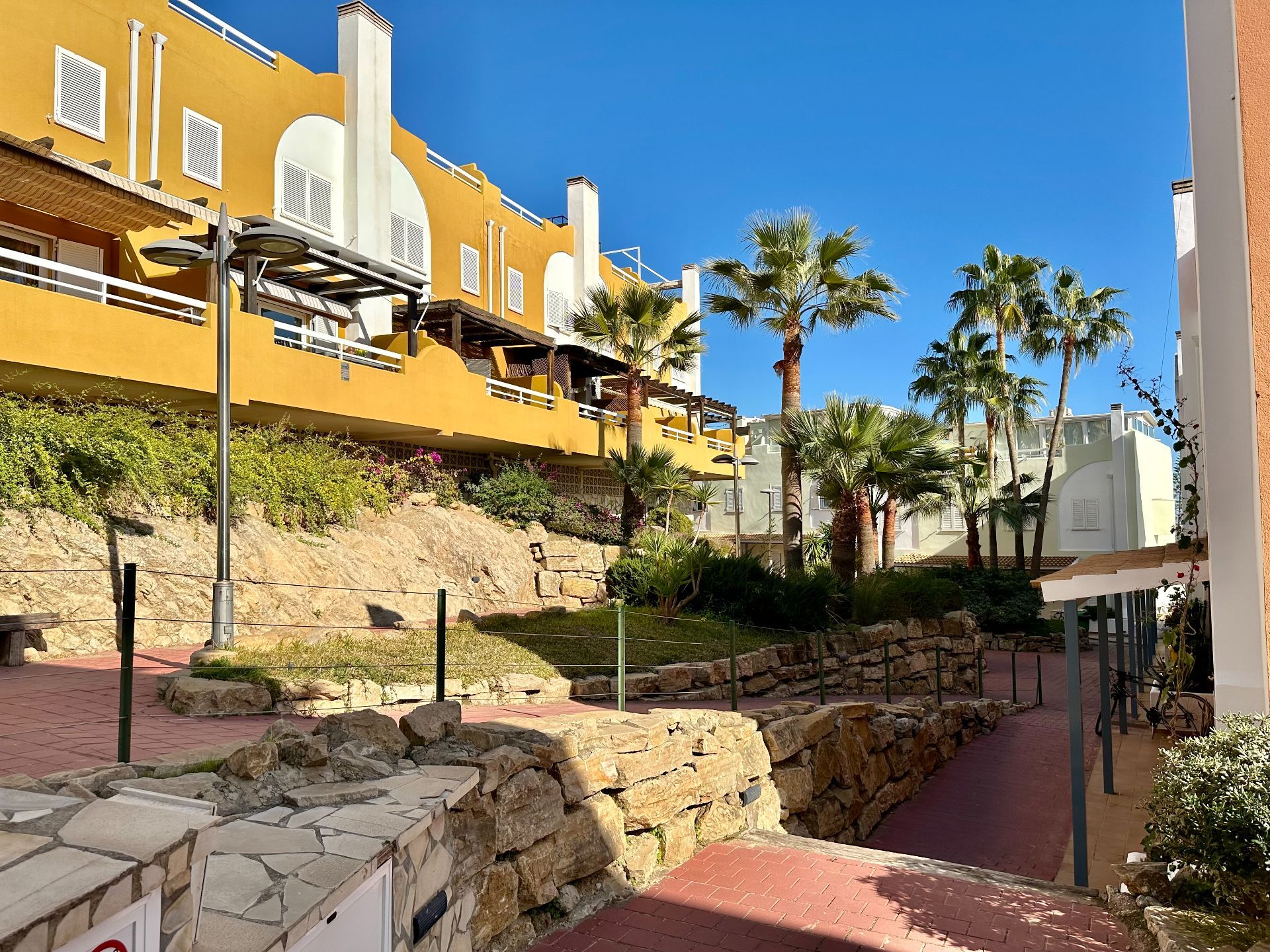 Дом из ряда жилого комплекса в Fuengirola, продажа