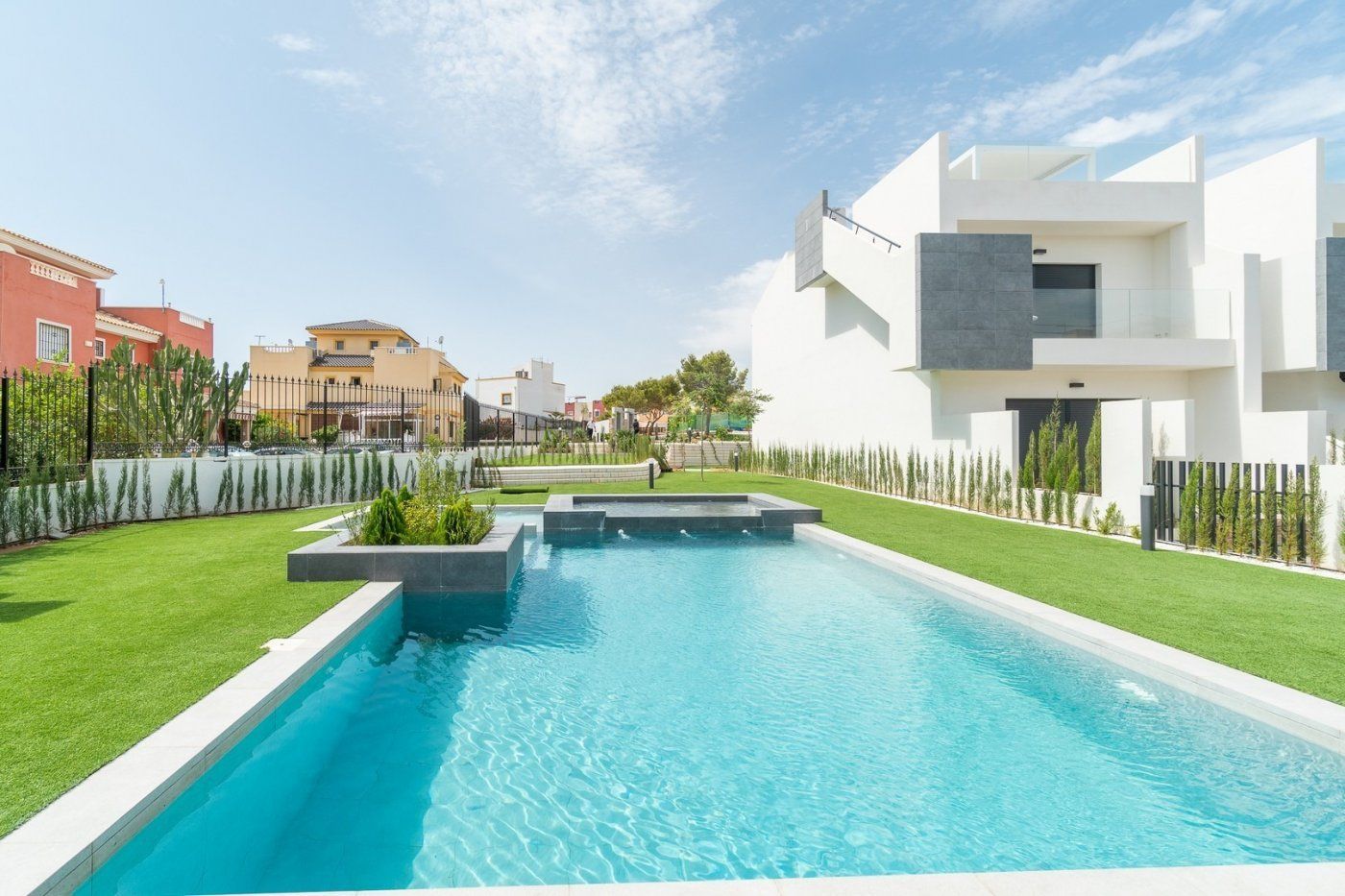 Hus i Torrevieja, Los balcones, salg