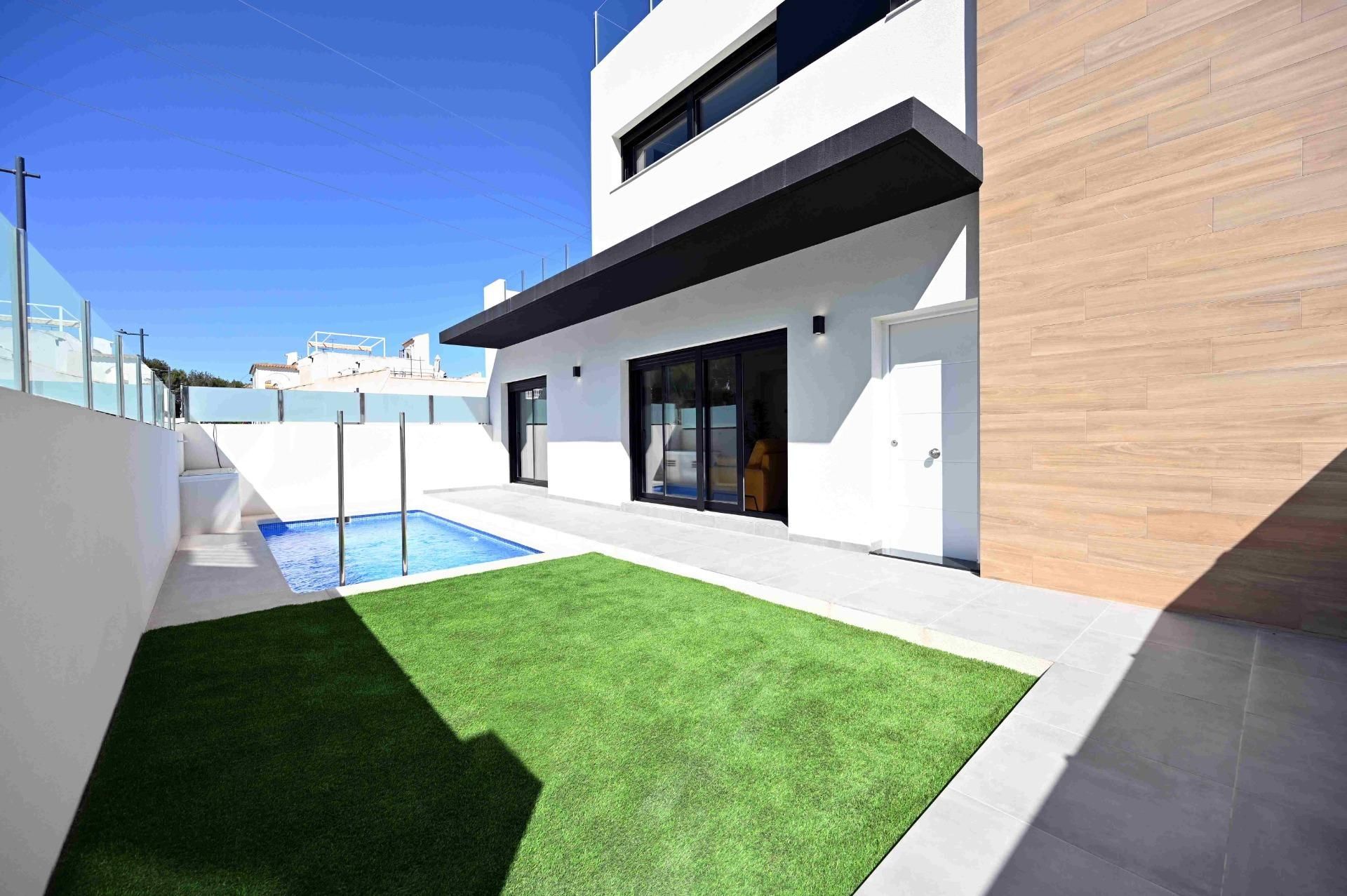 Town House in Orihuela Costa, Las Filipinas, for sale