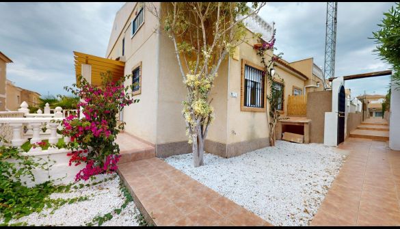 Geschakelde woningen in San Miguel de Salinas, te koop