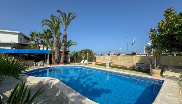 Luxe villa in Orihuela Costa, te huur