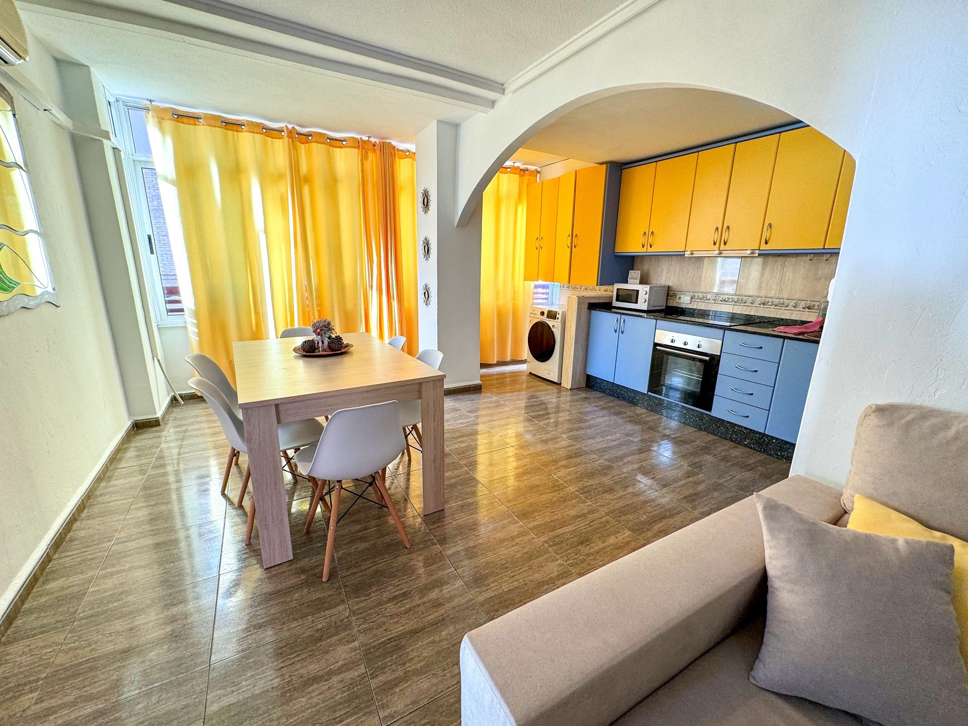 Appartement in Torrevieja, Torrevieja Centro, te huur