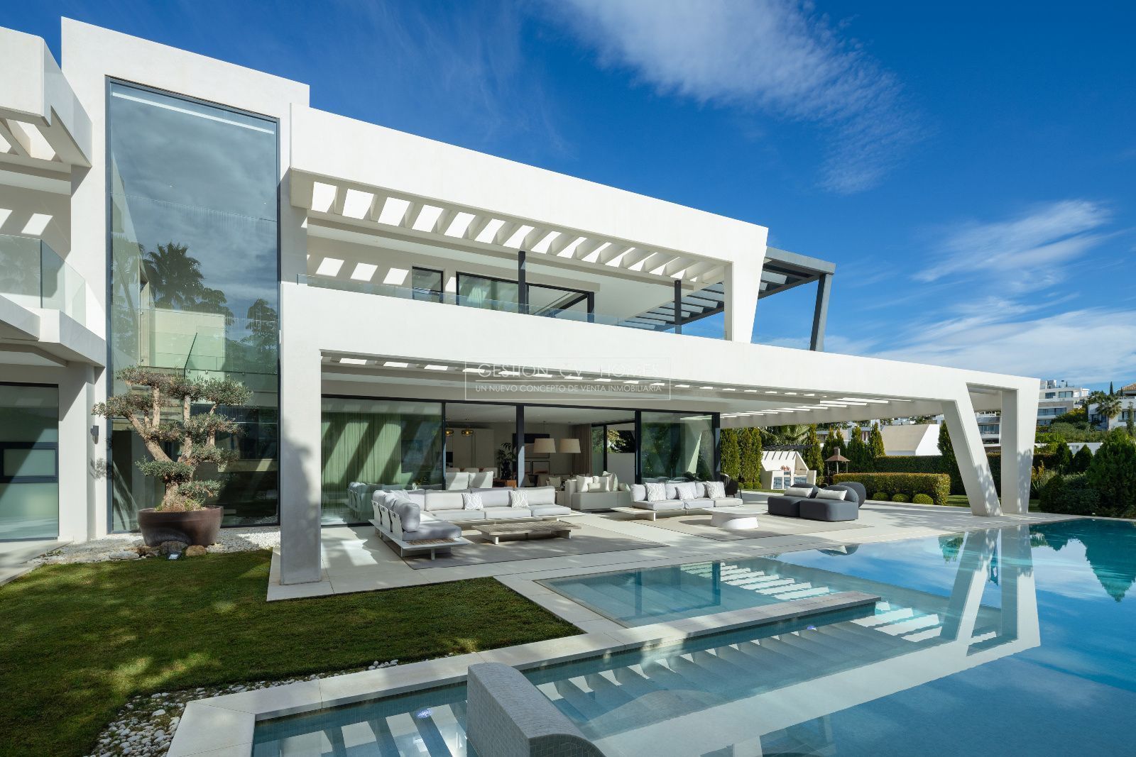 Villa in Marbella, NUEVA ANDALUCIA, for sale