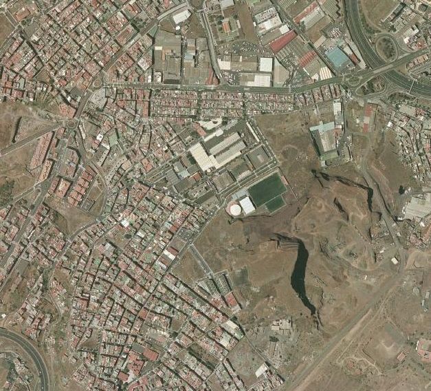 Grondstuk in Santa Cruz de Tenerife, ZONA TACO, te huur