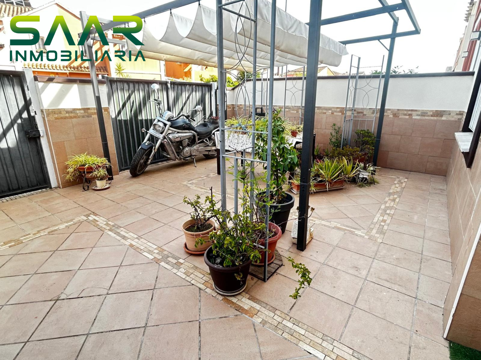 Casa adosada en Alcalá del Río, venta