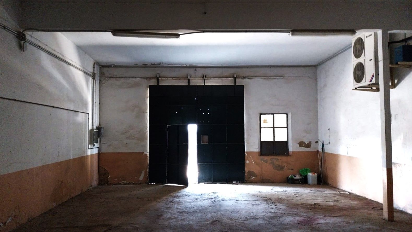 Local comercial en Carmona, venta
