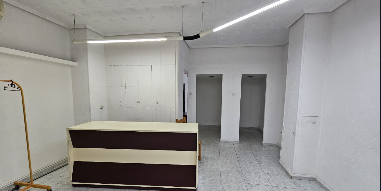 Local comercial en Valencia, L'Eixample - Zona Gran Via, venta