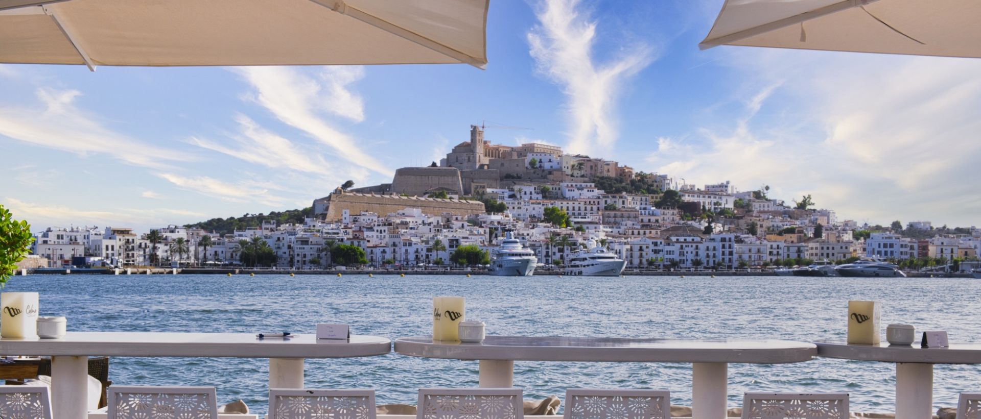 Marina Botafoch e Ibiza: Epicentro de la Jet Set en el Mediterráneo