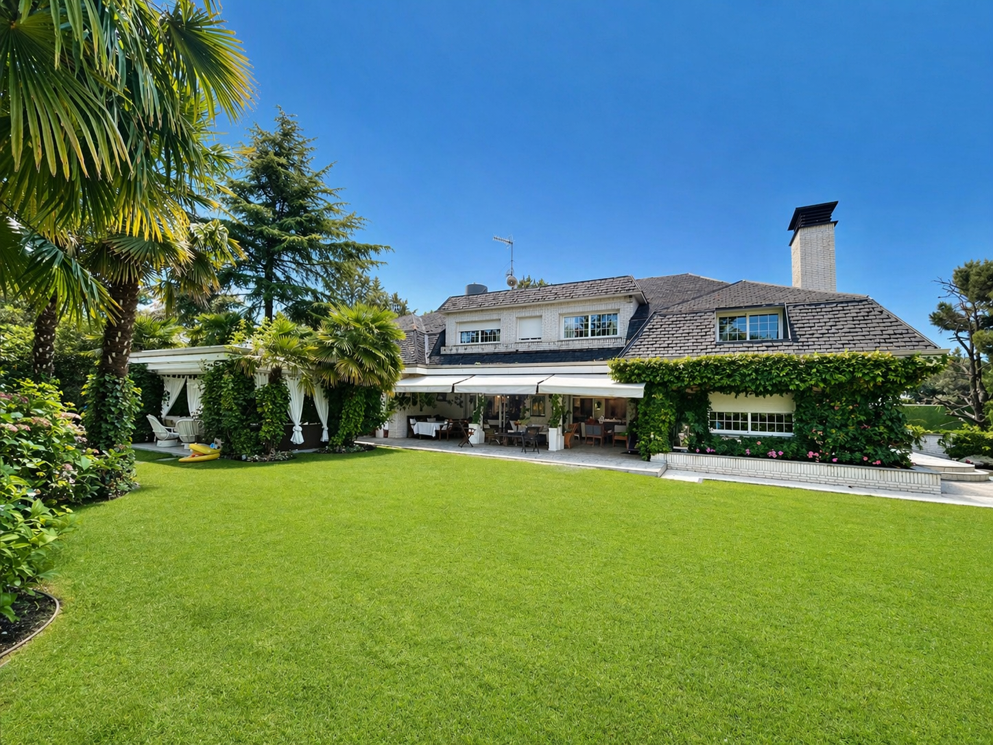 Villa in Alcobendas, El Encinar de los Reyes, for sale