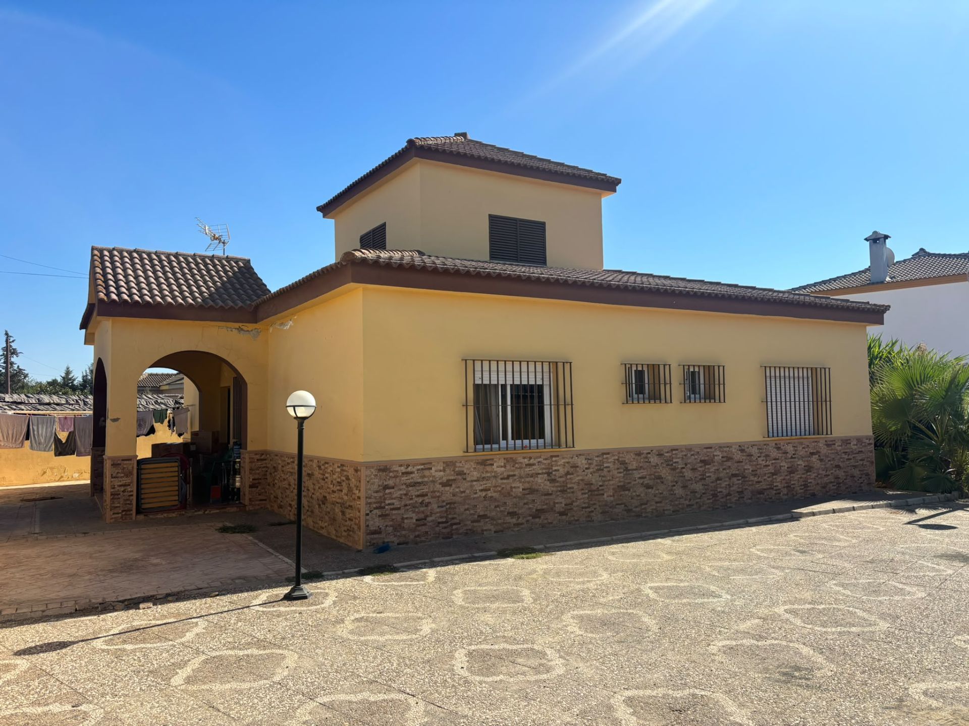 Вилла в Carmona, Autovía A-IV – Carmona, продажа