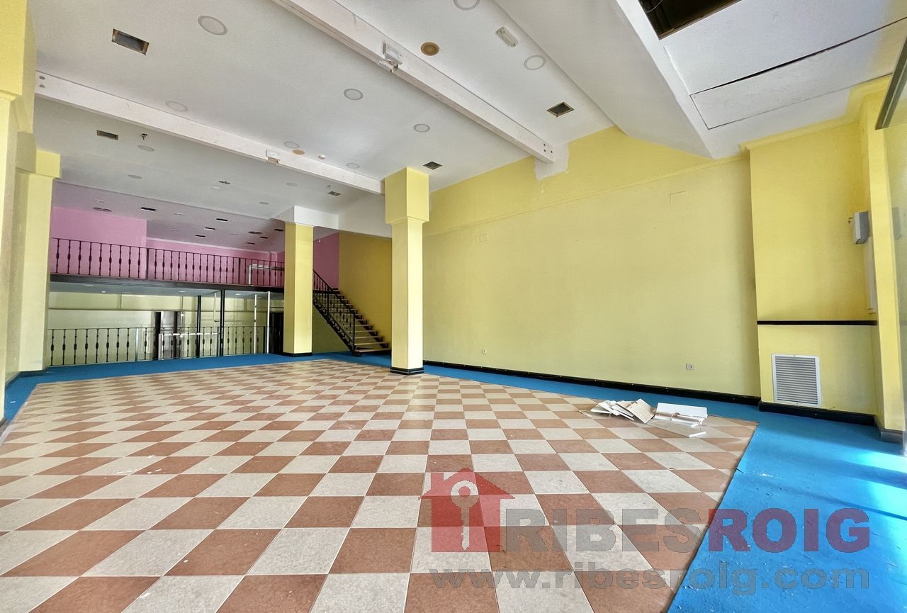 Local comercial en Vilanova i la Geltrú, venta