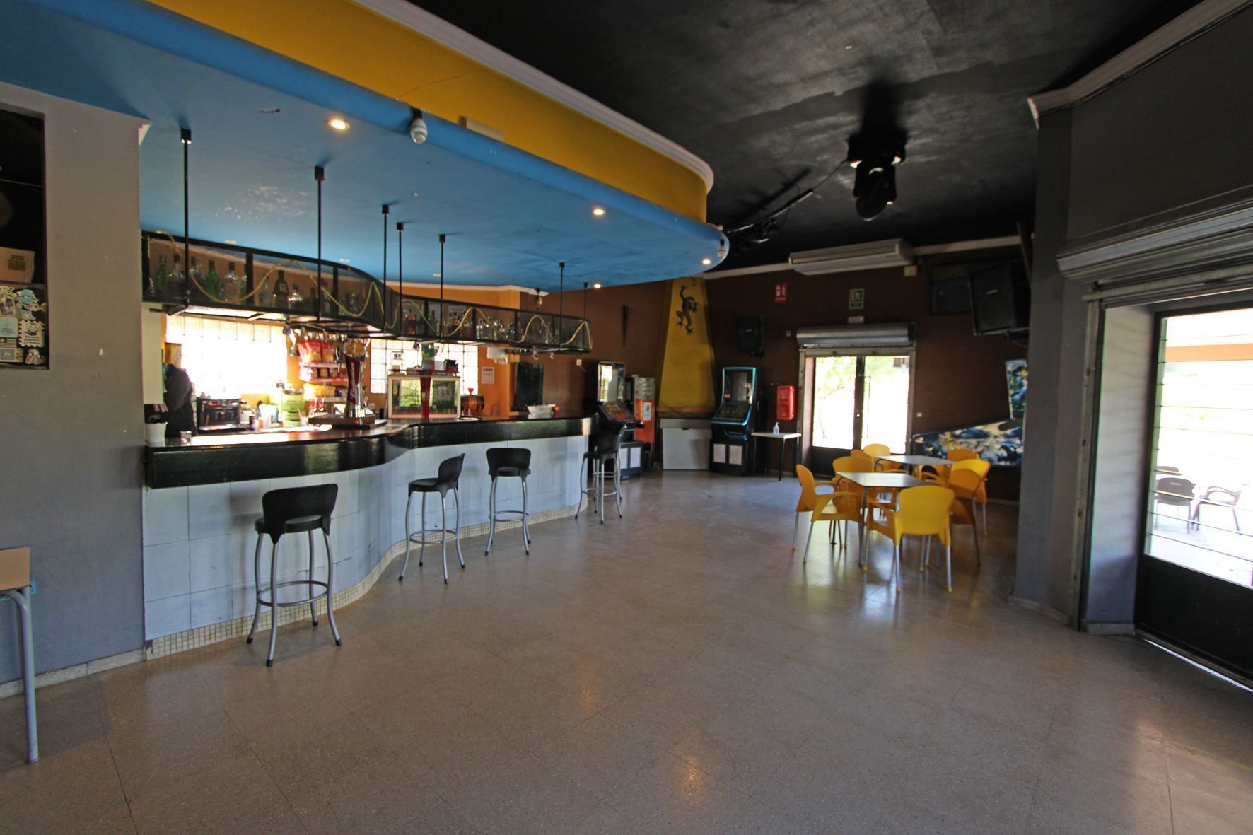 Local comercial en Orba, venta
