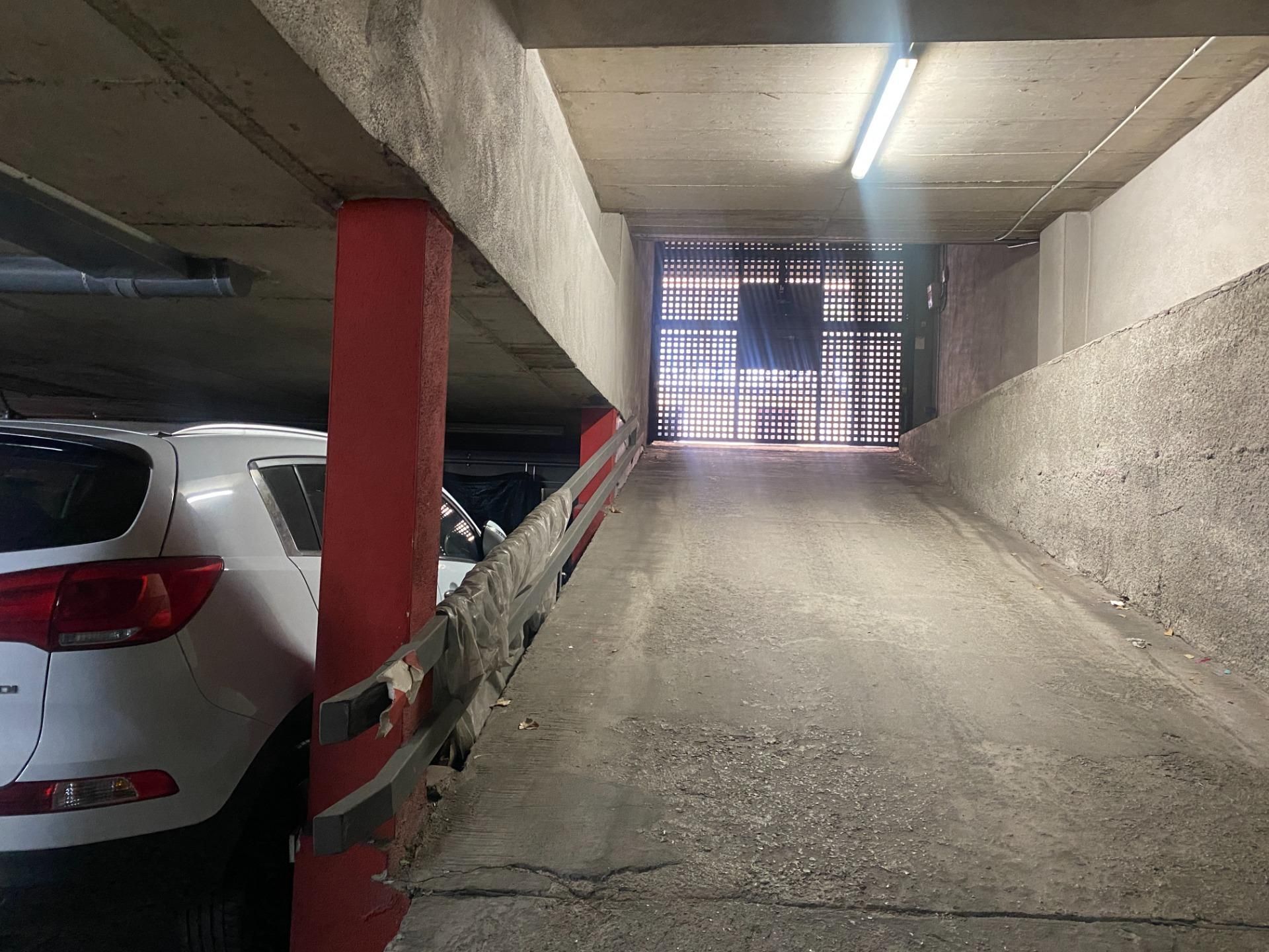 garaje--parking en sant-feliu-de-llobregat · la-falguera 24000€