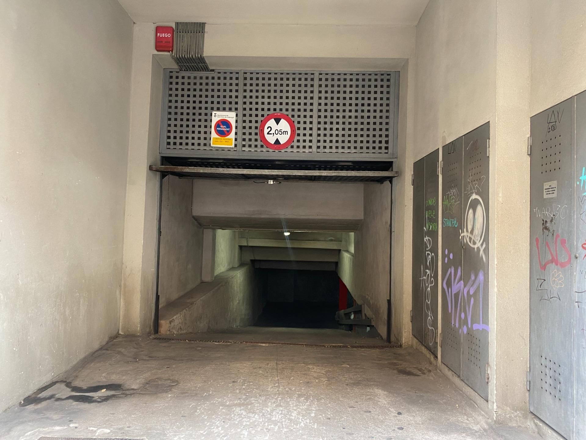garaje--parking en sant-feliu-de-llobregat · la-falguera 24000€
