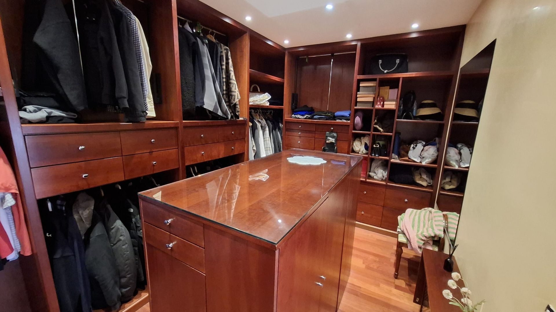 casas--chalets en vallirana ·  850000€