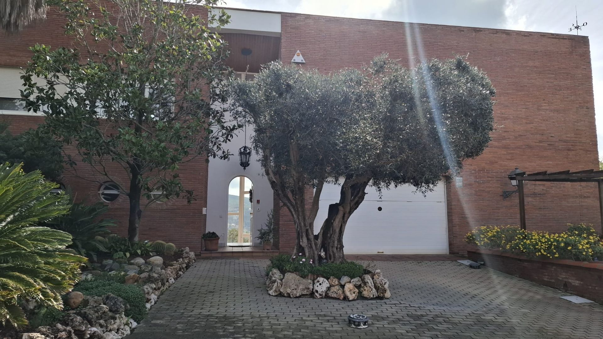 casas--chalets en vallirana ·  850000€