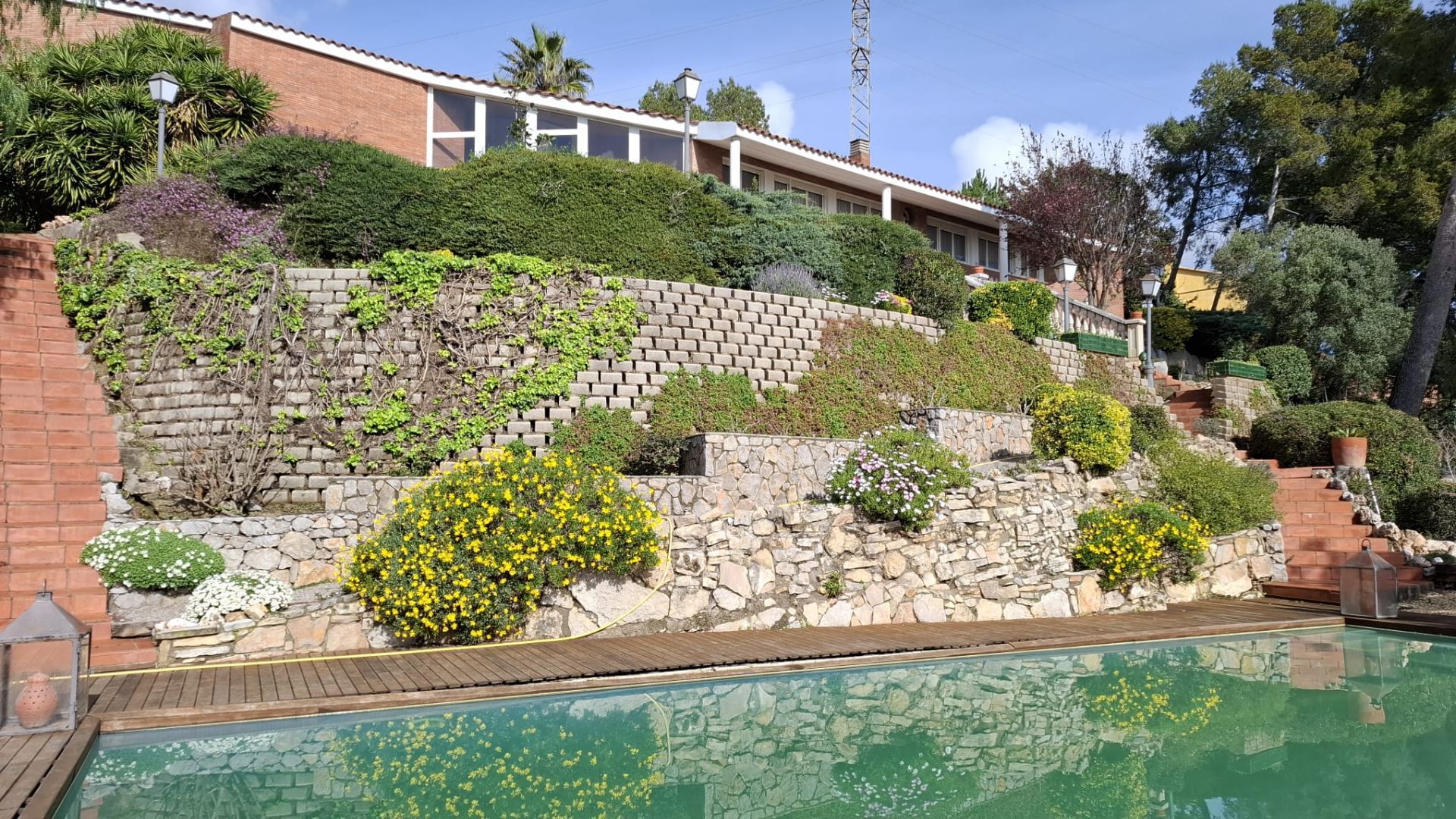 casas--chalets en vallirana ·  850000€