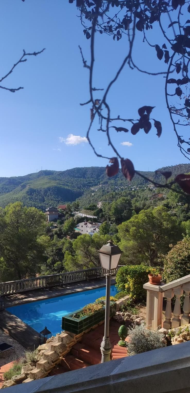 casas--chalets en vallirana ·  850000€