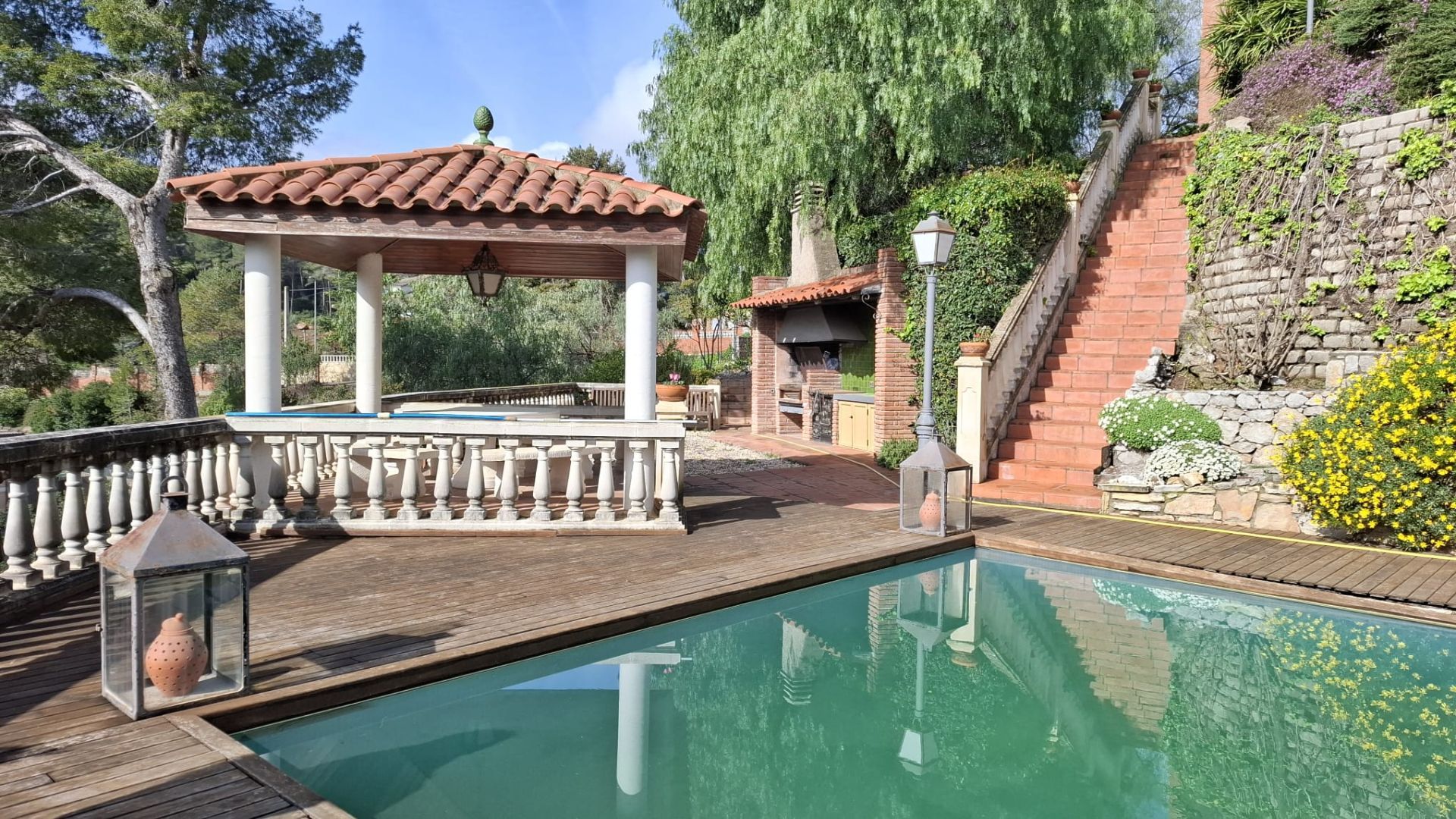 casas--chalets en vallirana ·  850000€