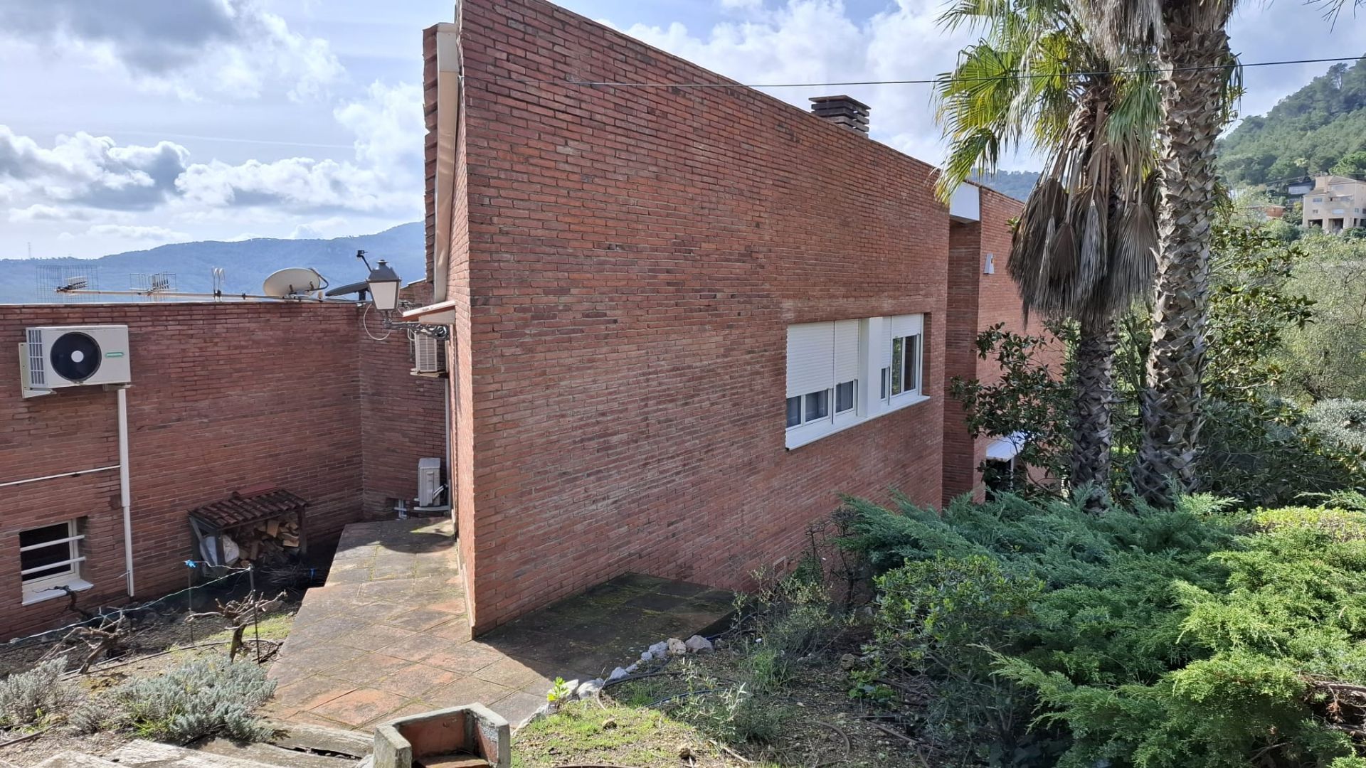 casas--chalets en vallirana ·  850000€