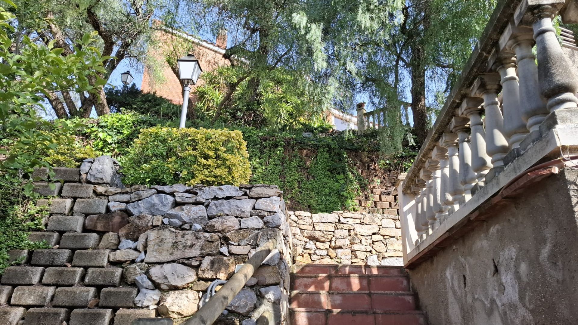 casas--chalets en vallirana ·  850000€