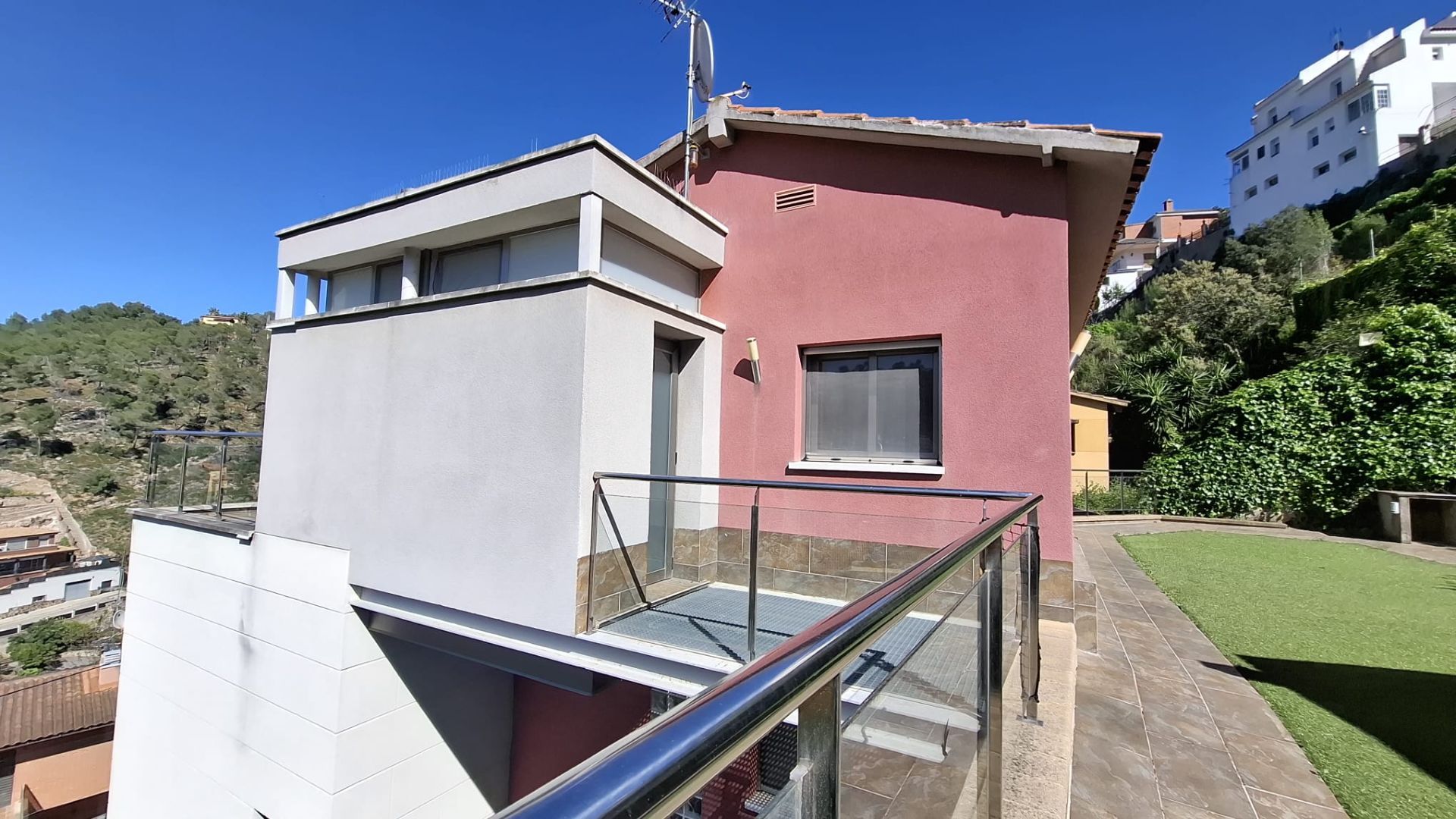 casas--chalets en vallirana ·  Array€