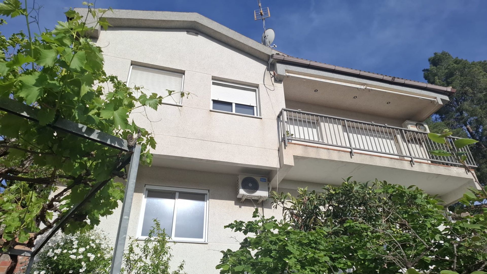 casas--chalets en vallirana ·  390000€