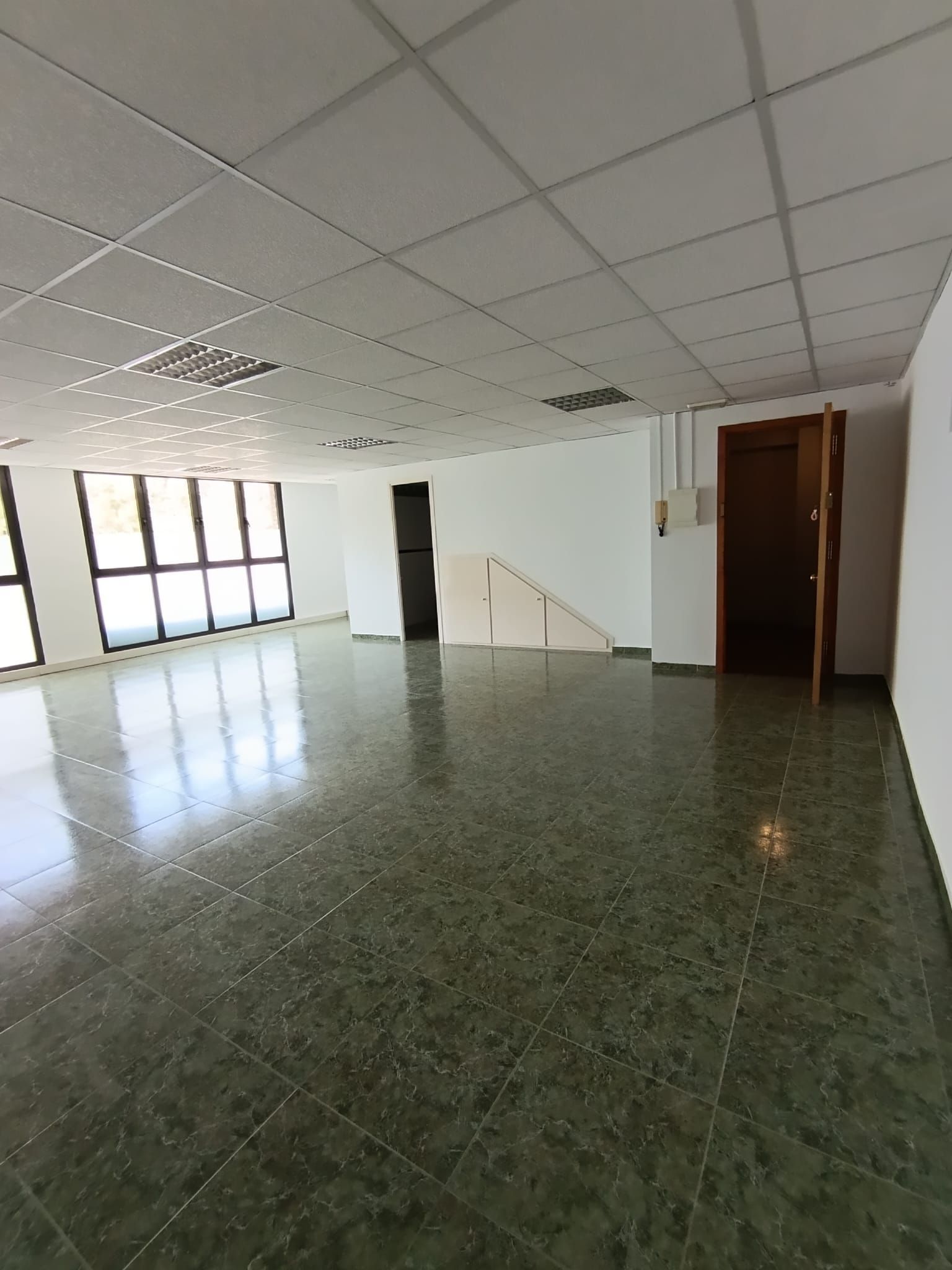 locales-comerciales en vallirana ·  450€