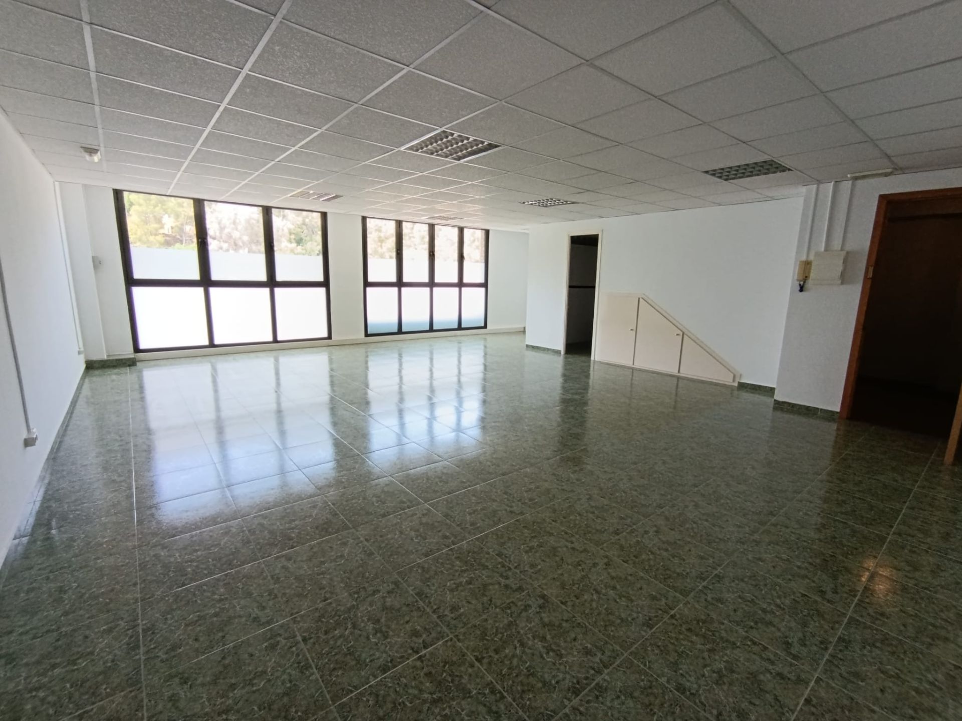 locales-comerciales en vallirana ·  450€