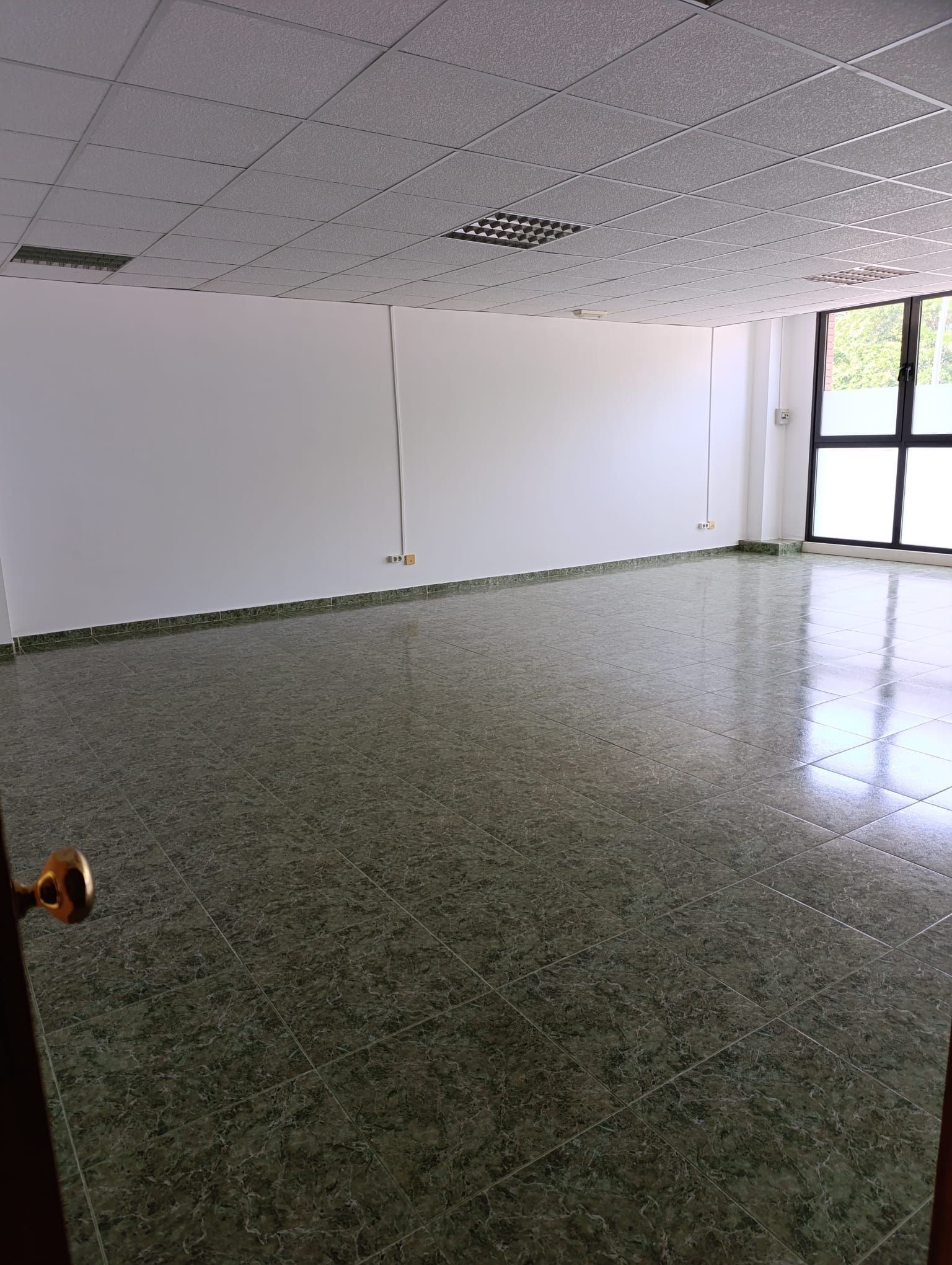 locales-comerciales en vallirana ·  450€
