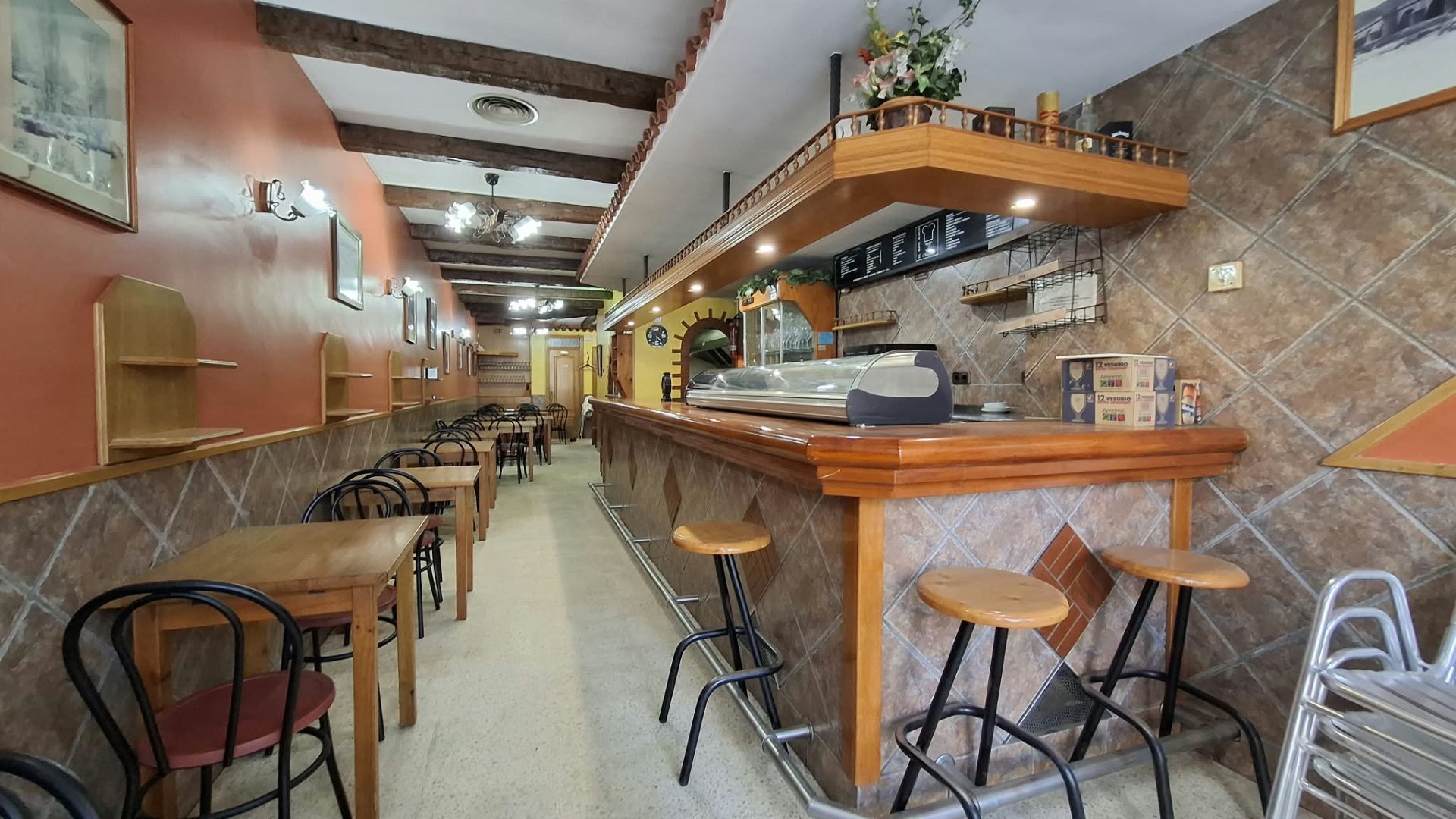 locales-comerciales en cervello ·  98000€