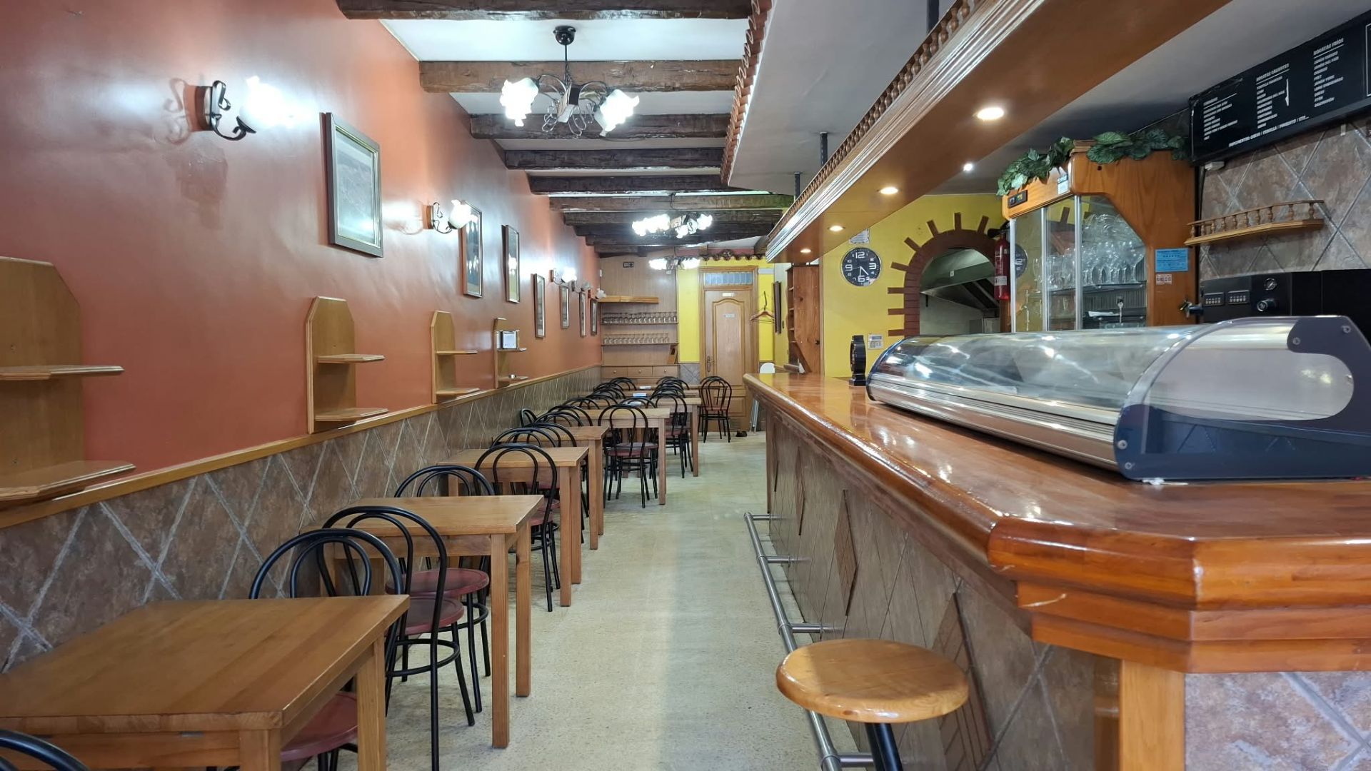 locales-comerciales en cervello ·  98000€