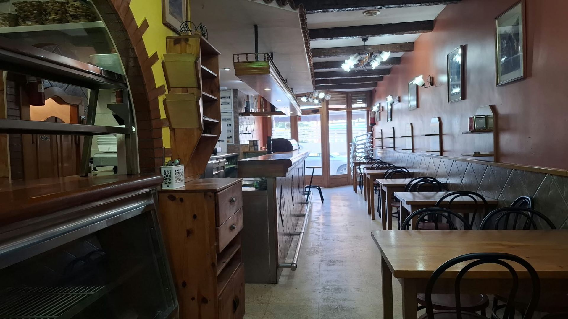 locales-comerciales en cervello ·  98000€